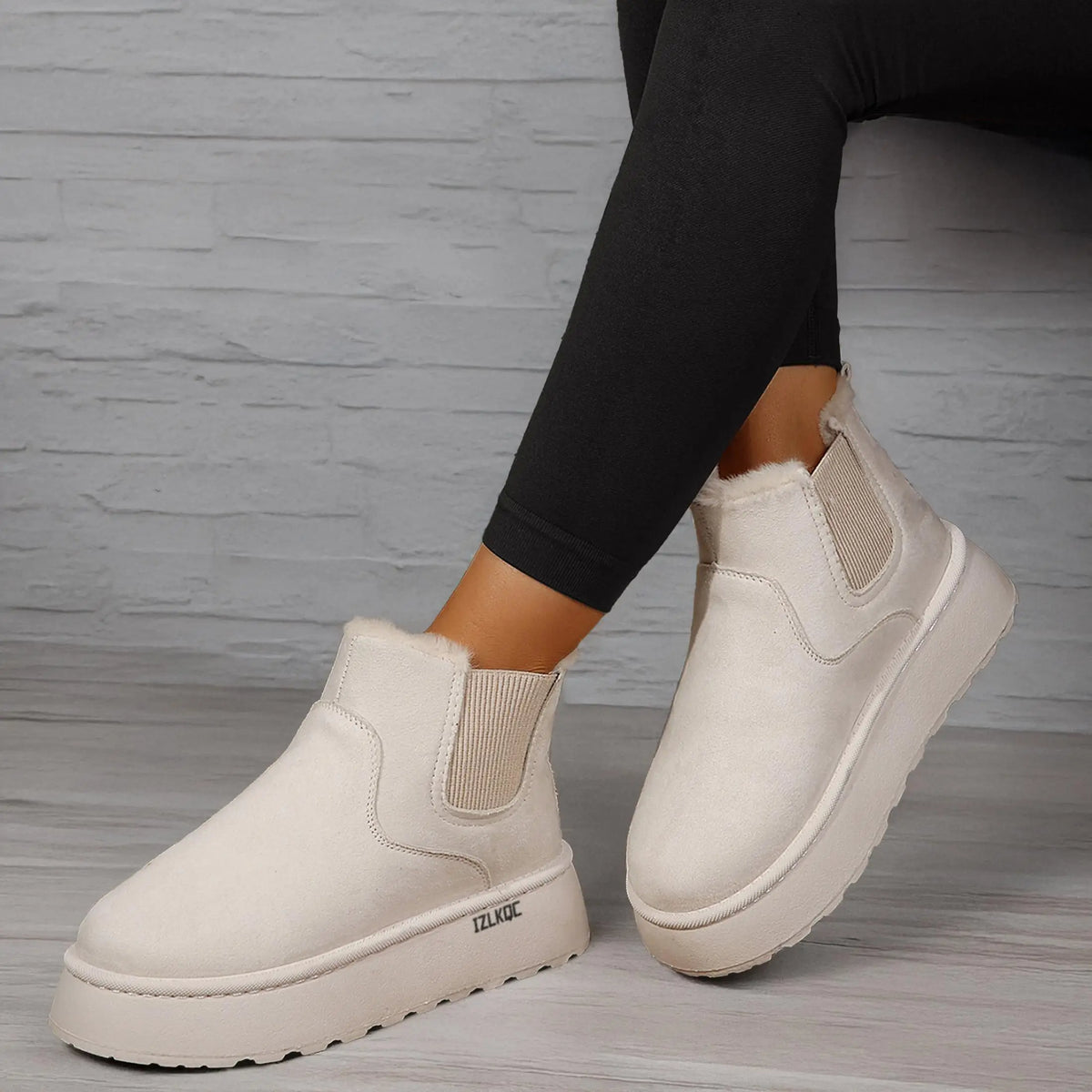 Women's Suede Boots Winter Warm Plush-Lined Platform Anti-Slip Ankle Indoor Outdoor Shoes