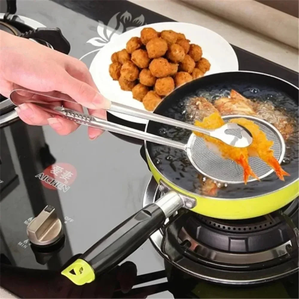Stainless Steel Multifunctional Mesh Strainer Spoon Clip Oil Filter Colander Heat Resistant Kitchen Utensil Fried Food Salad BBQ Serving Long Handle Non Slip Durable Easy Clean Professional Kitchenware