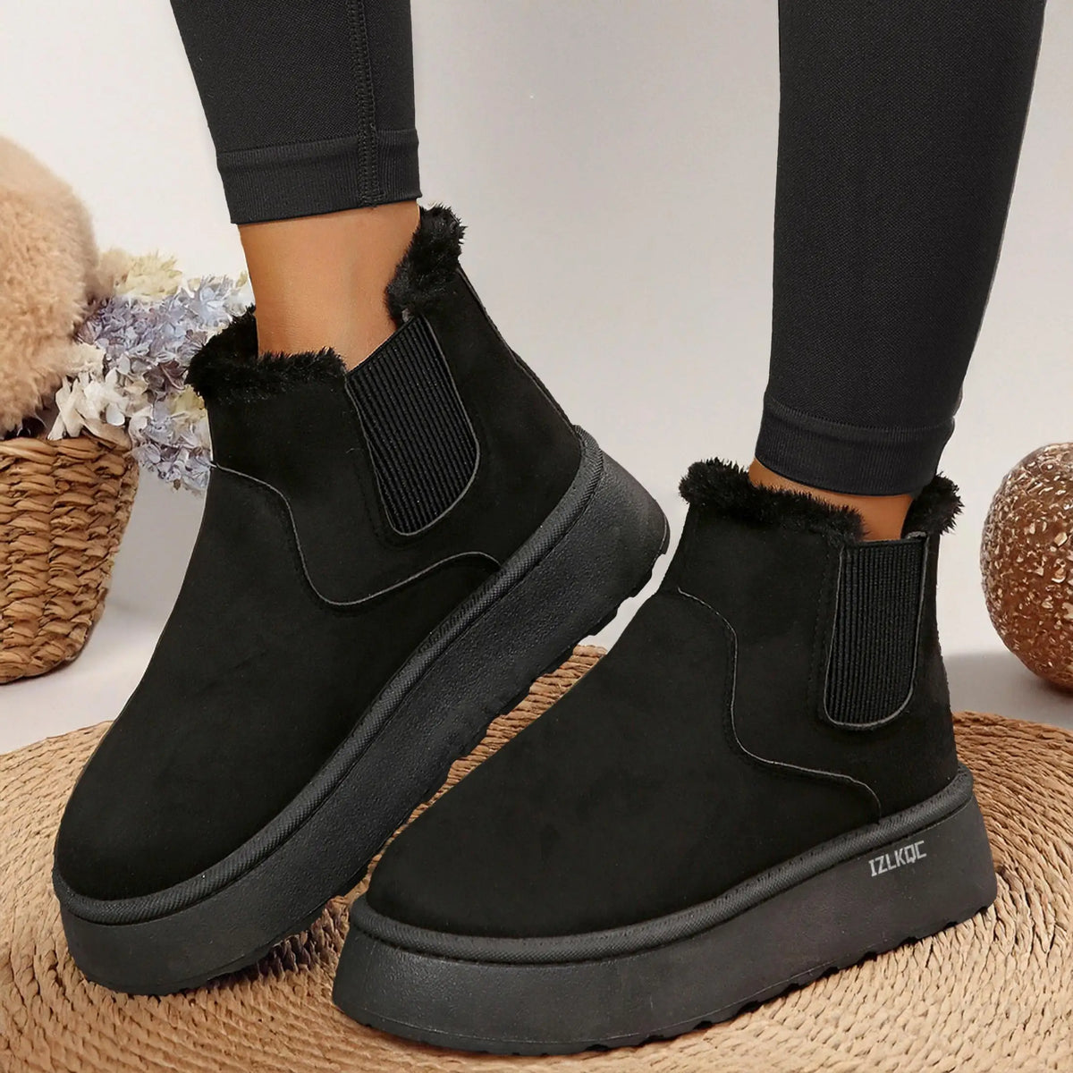 Women's Suede Boots Winter Warm Plush-Lined Platform Anti-Slip Ankle Indoor Outdoor Shoes